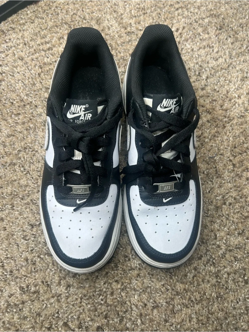 Nike stylish black